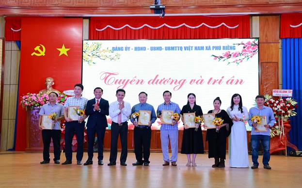 Tiếp nhận ủng hộ an sinh xã hội