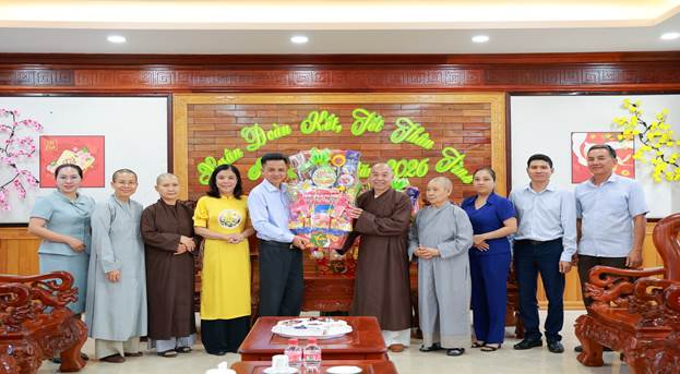 Các cơ sở tôn giáo thăm và chúc Tết lãnh đạo xã Phú Riềng