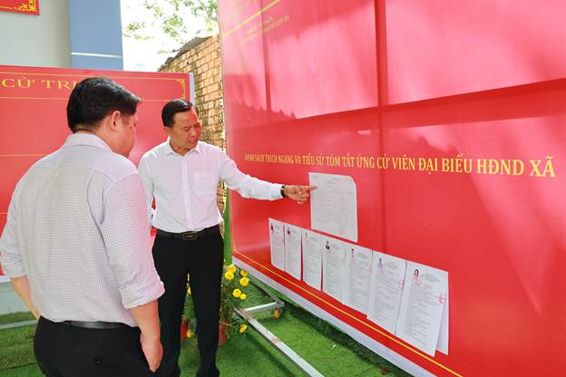 Kiểm tra khu vực bỏ phiếu và danh sách cử tri