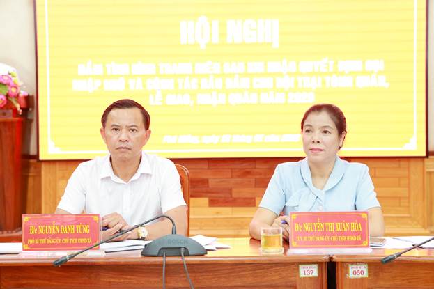 Các đại biểu thảo luận tại hội nghị