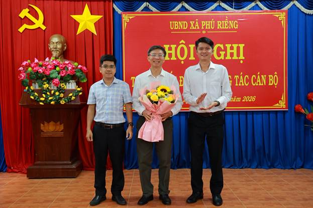 Lễ trao quyết định điều động bổ nhiệm cán bộ quản lý giáo dục